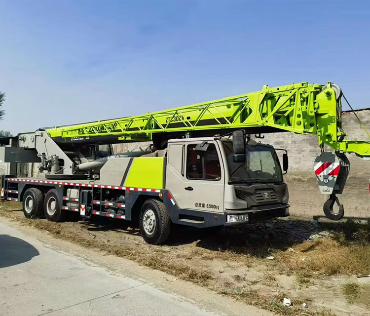Used Zoomlion Mobile Crane 30 Ton 5-section Telescopic Boom