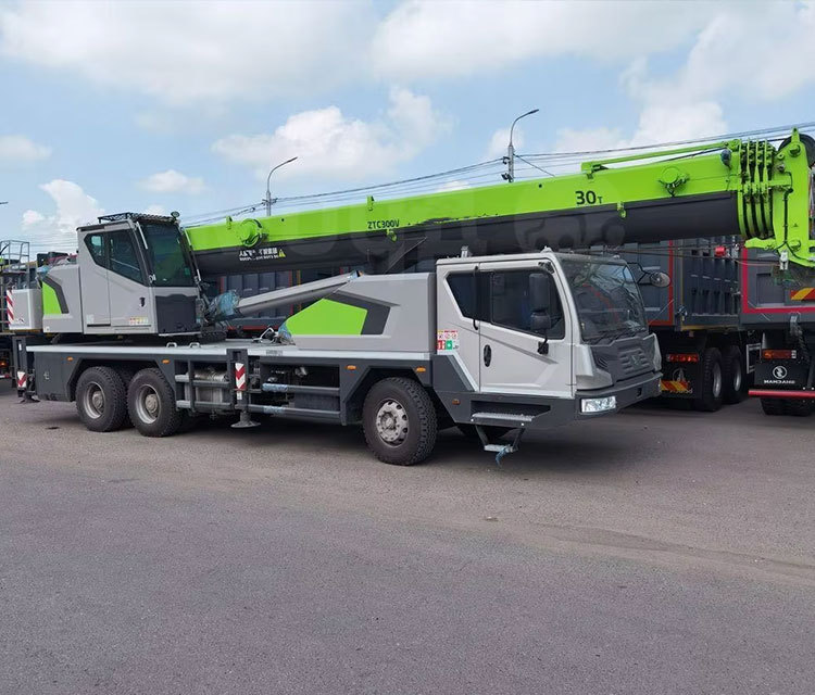 Used Zoomlion Mobile Crane 30 Ton 5-section Telescopic Boom