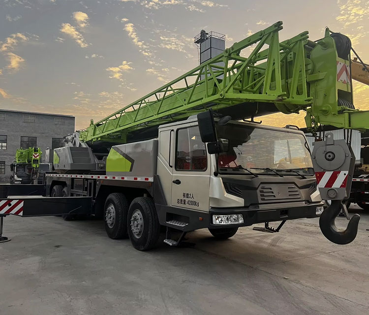 2017 Years Second Hand 50 Ton Lifting Wheel Crane 