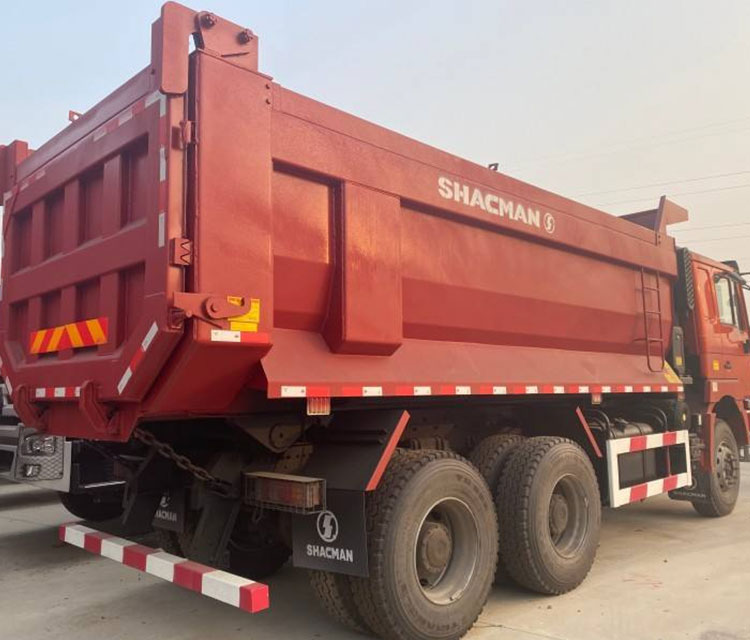 Shacman F2000 6x4 10-Wheel Heavy Truck  Diesel Fuel Euro 2 Emission 