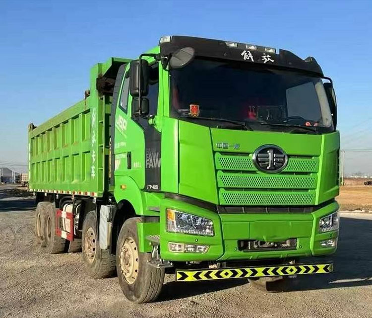 Used FAW Jiefang J6p 8X4 Euro V 420HP Diesel Heavy-Duty Dump