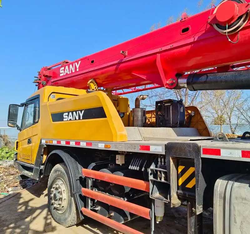 Which Used Crane Load Capacity (30/70/80/100 Tons) Is Right for Your Infrastructure Project?