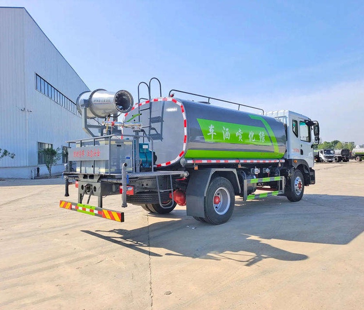 Used Dongfeng 4x2 six-wheeled water sprinkler truck for sale, 195 horsepower