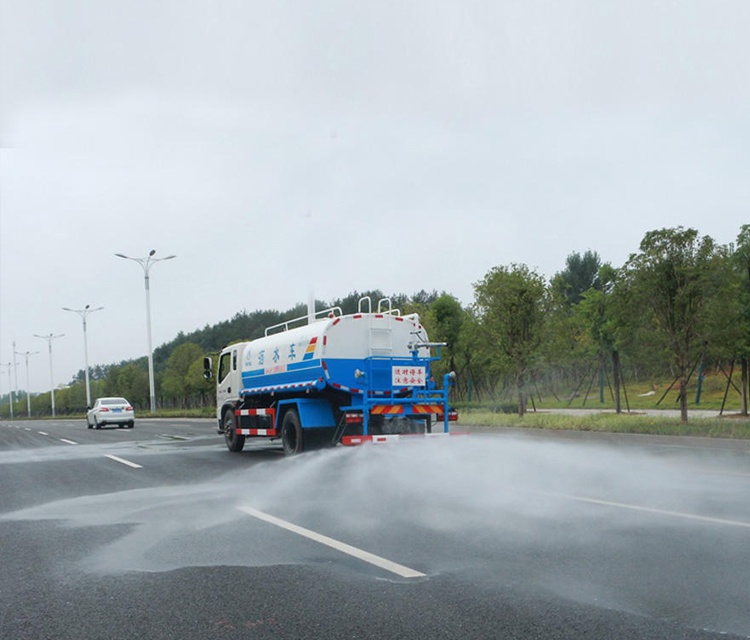 FAW4X2 Water Sprinkler Truck/Mobile Water Tanker 5000L