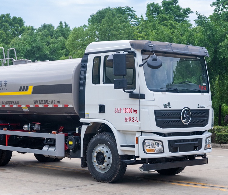 Dongfeng 4X2 Dust Suppression Vehicle, meeting Euro 6 emission standards
