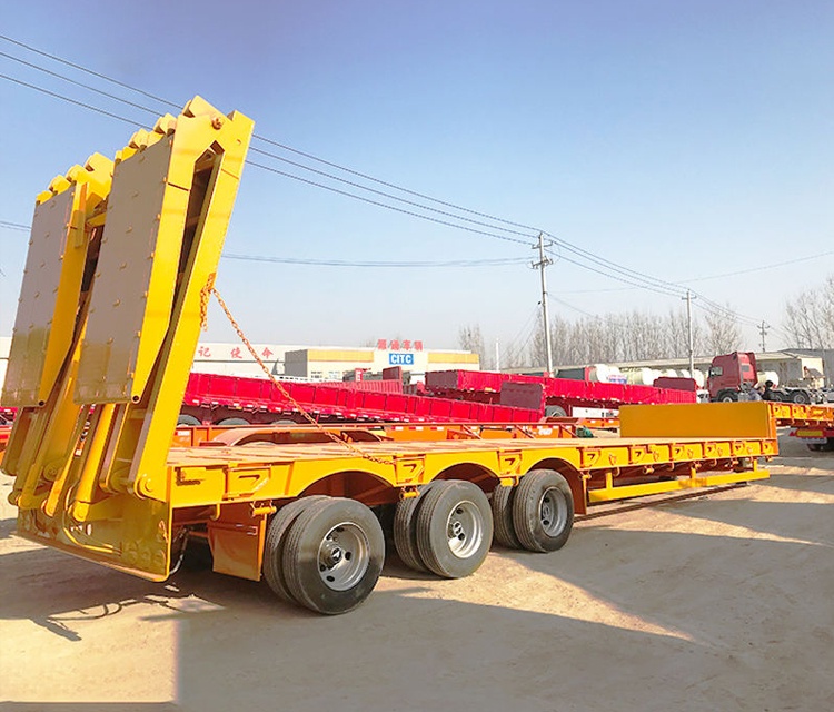 High Quality 4 Axle Lowboy Semi-Trailer  with Hydraulic Ladder