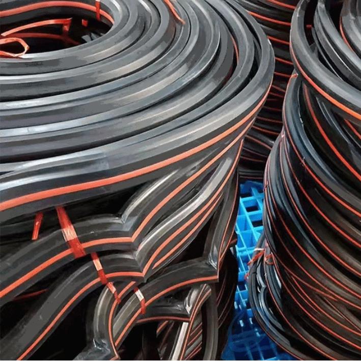 Elastic rubber seals