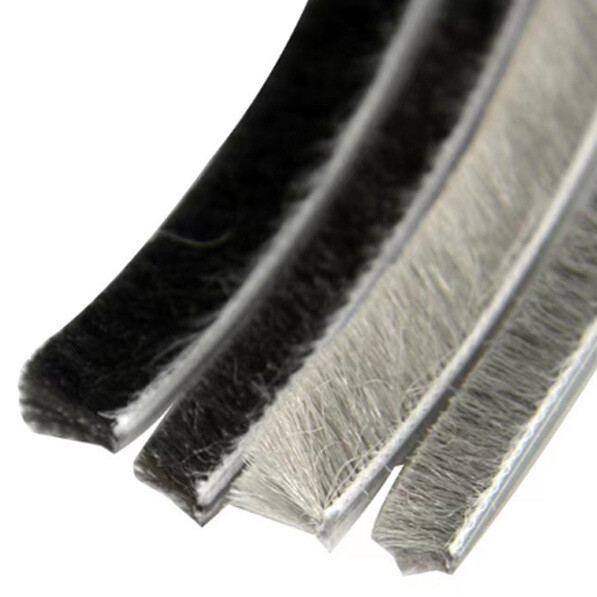 Aluminum alloy door and window brush seal strip