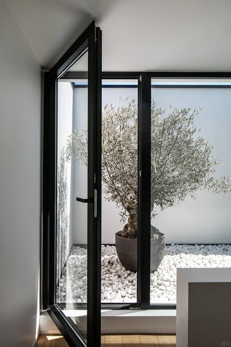 TE70 Classic Aluminum Casement Door