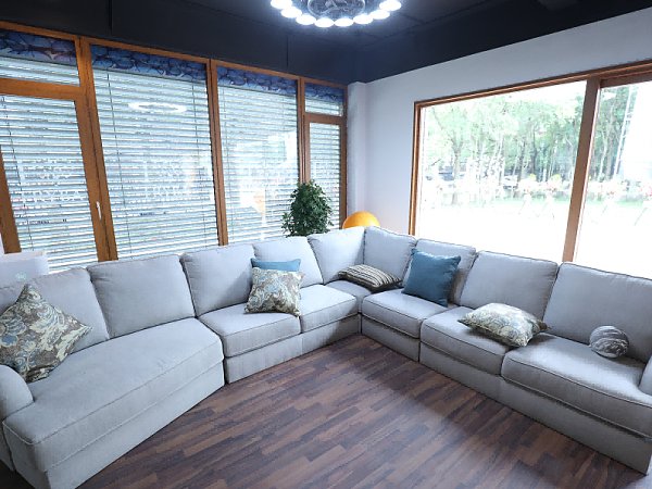 Shanghai Showroom rest room