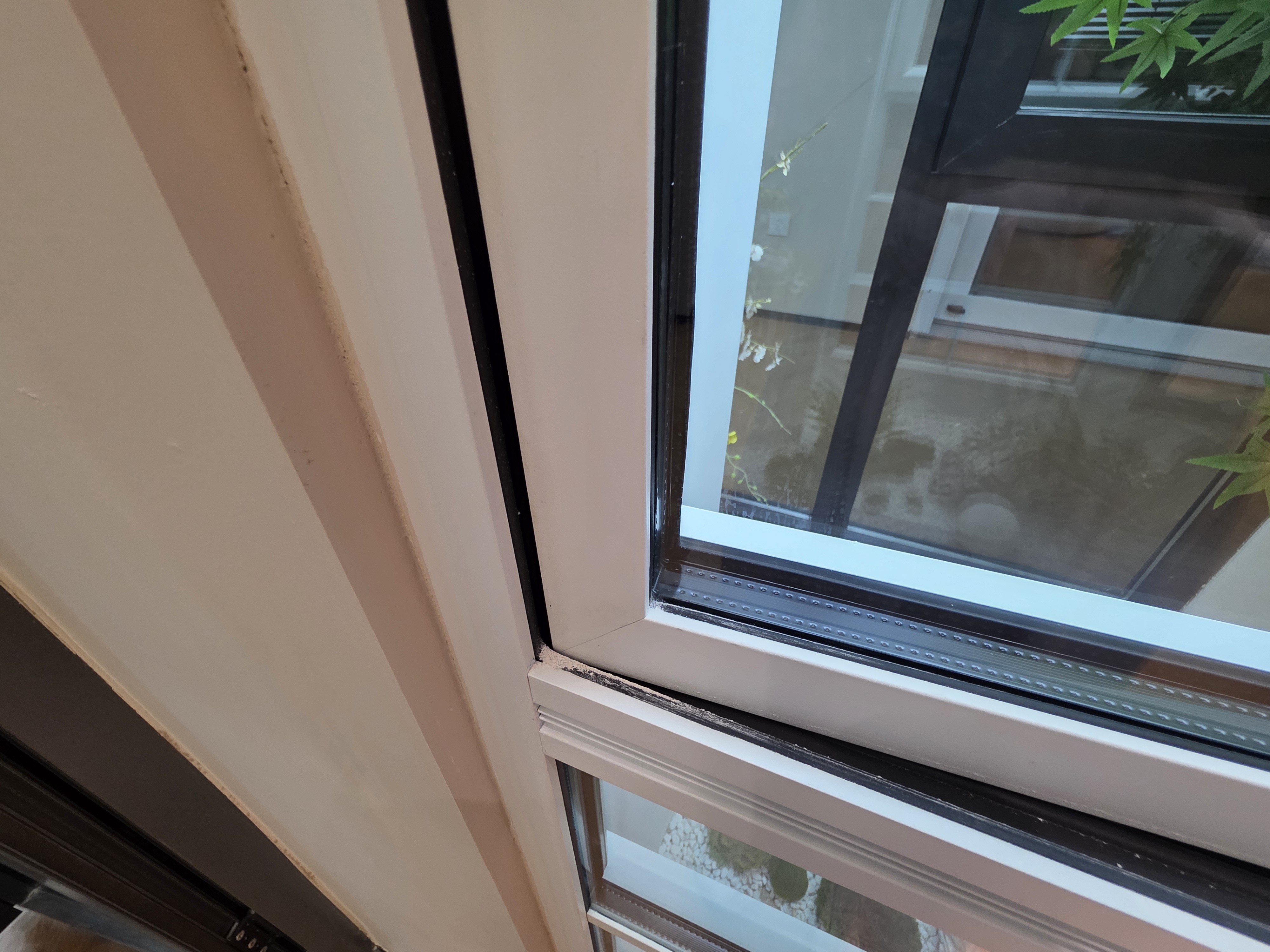 TC76 Slim Frame Grilled  Design Aluminum Caement Window