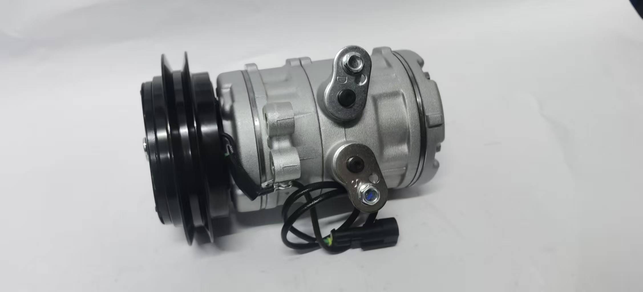 东风多利卡 1A 24V（靠中）