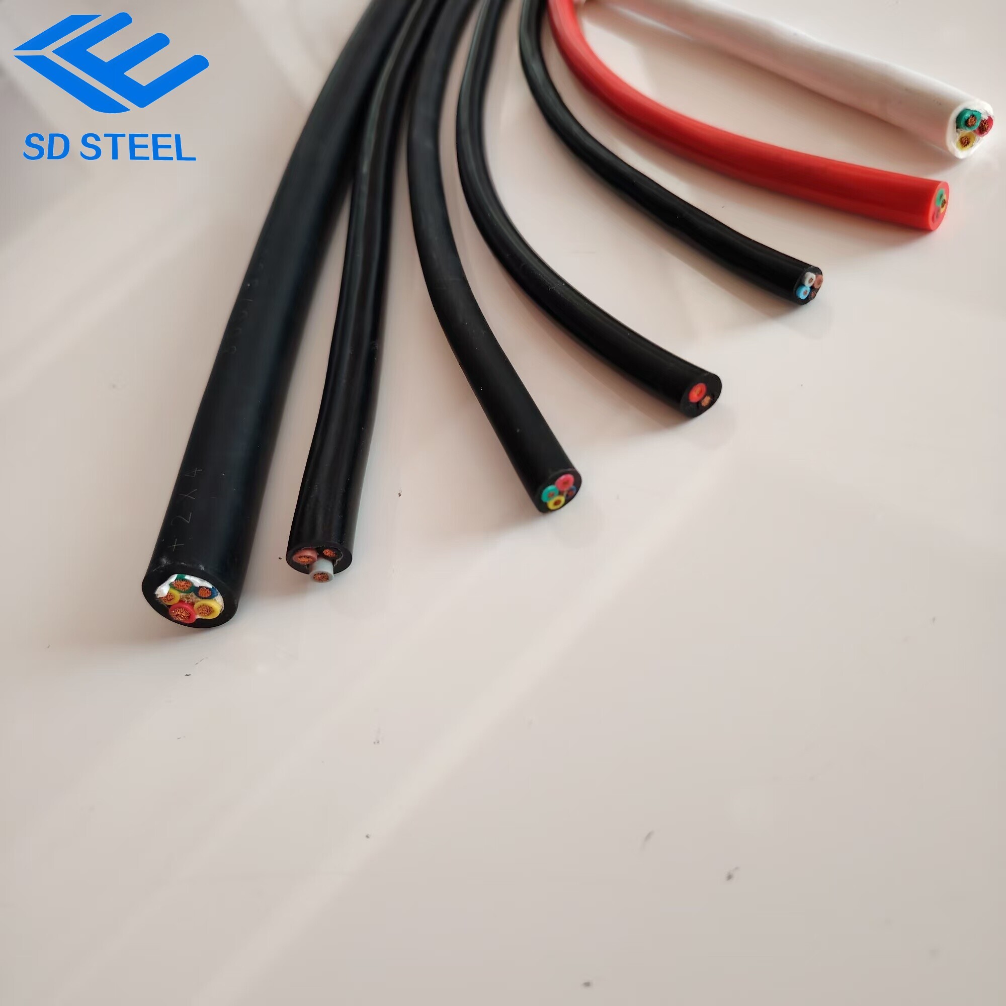 كابل طاقة منخفض الجهد من نوع YJV مع موصل نحاسي لنقل الطاقة