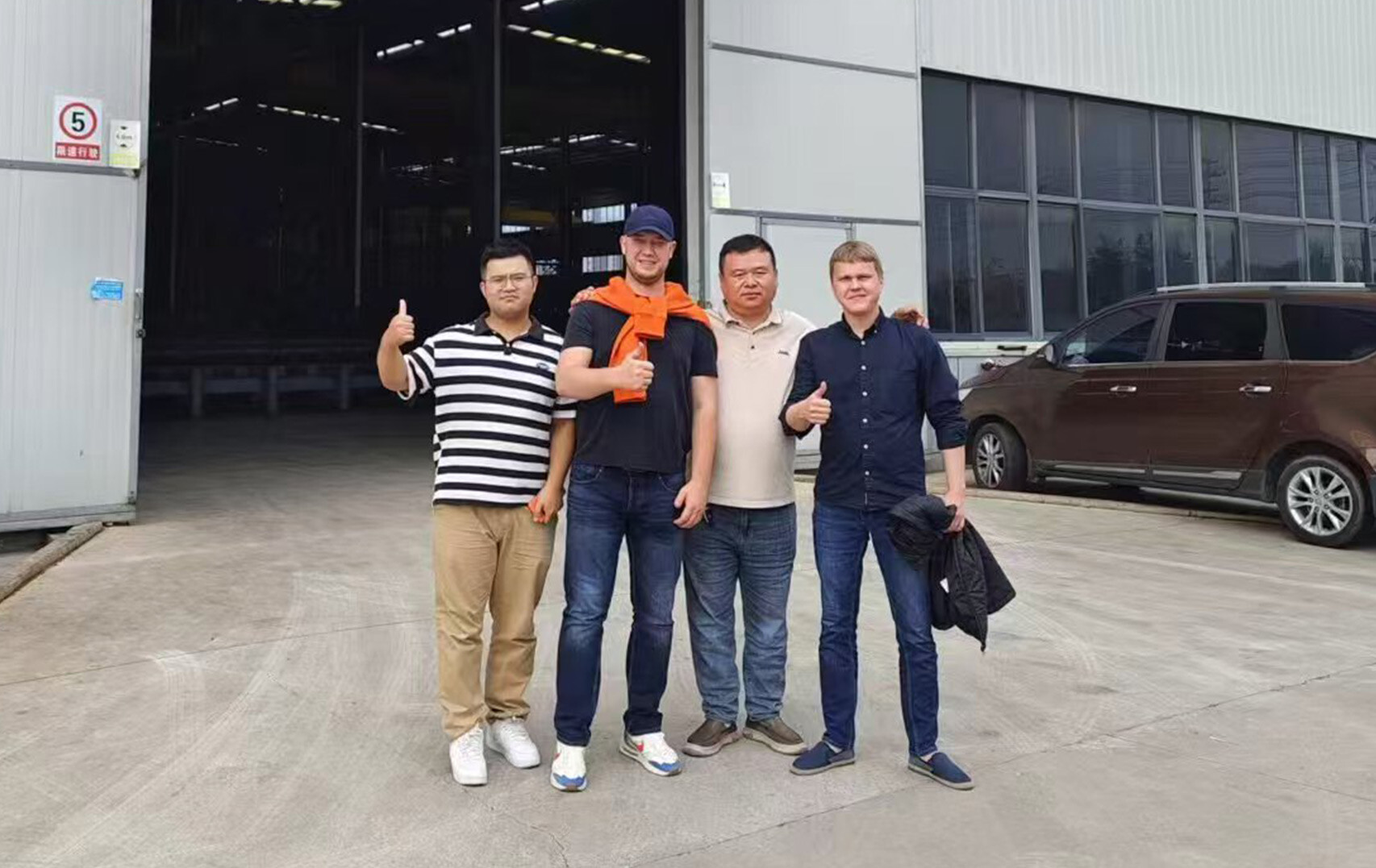 1736142qq747734769697419448320