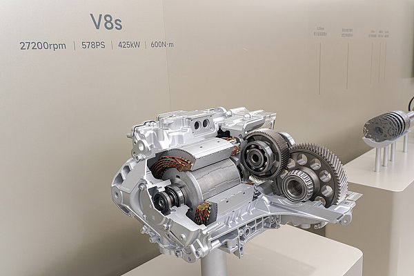 Electric motor ball bearings offer low friction, high speed, temperature resistance, vibration resistance, and excellent sealing. They are suitable for various types of motors, can stably withstand complex loads, and ensure the efficient and continuous operation of equipment.