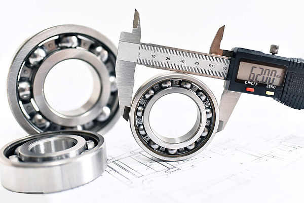 Agricultural ball bearings are sealed against dirt, corrosion, and vibration. They can automatically adjust themselves to compensate for deviations, making them suitable for agricultural machinery such as tractors and harvesters. They provide stable load-bearing capacity and are easy to maintain, making them suitable for harsh field conditions.