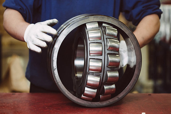 Steel mill bearings are resistant to high and low temperatures, heavy-duty impacts, and are sealed to prevent impurities. They are suitable for rolling mills, continuous casting machines, and other equipment, withstand harsh working conditions, and ensure efficient and stable operation of steel mills.