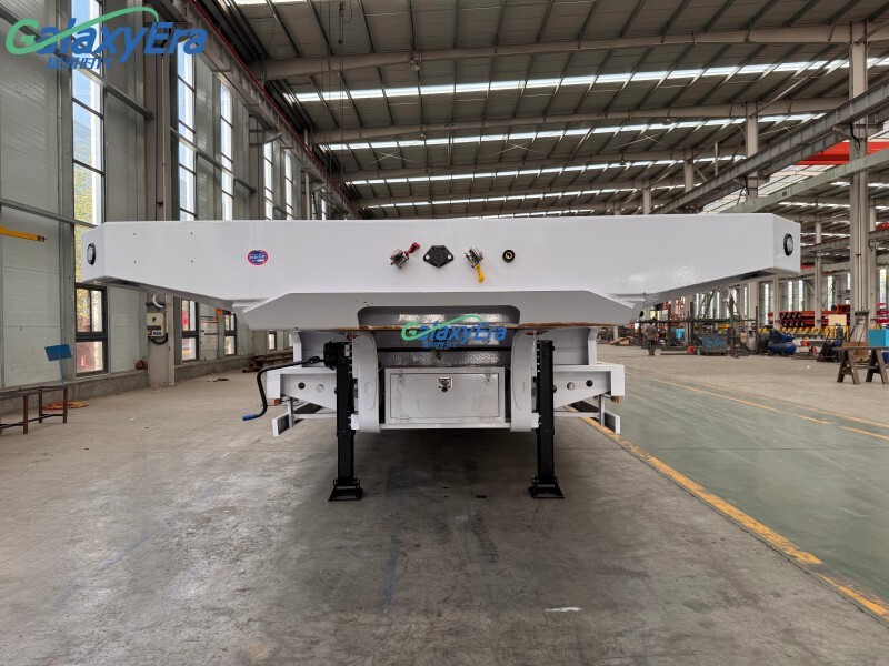 Semi-remorque plateau bas