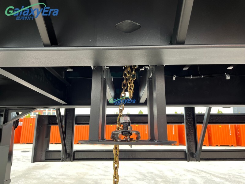 Semi-remorque à parois latérales