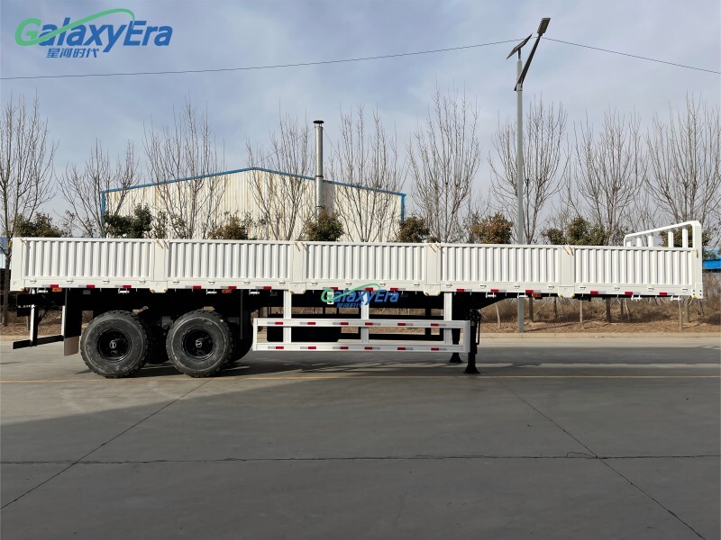 Semi-remorque à parois latérales