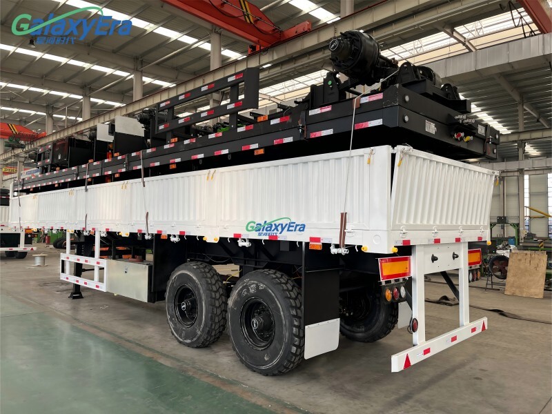 Semi-remorque à parois latérales