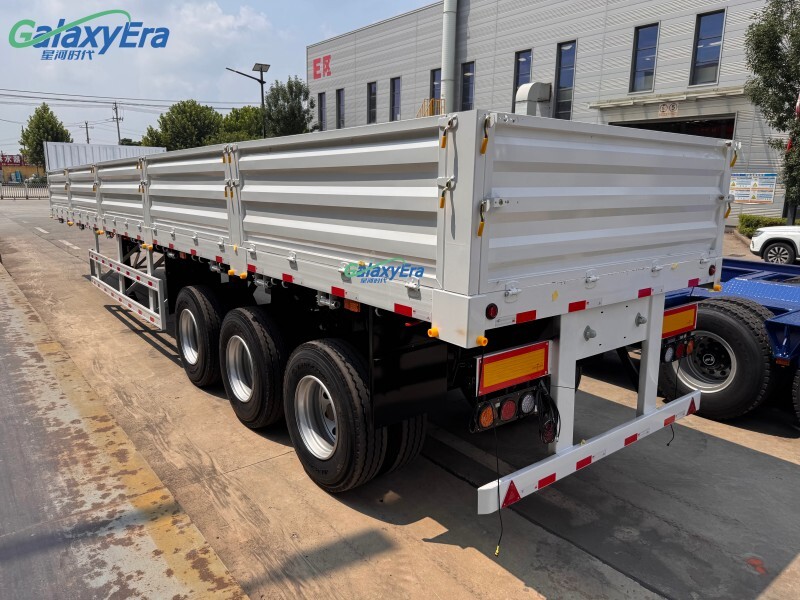 Remorque à parois latérales