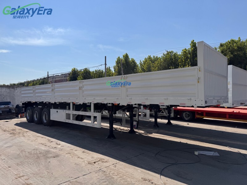 Remorque à parois latérales