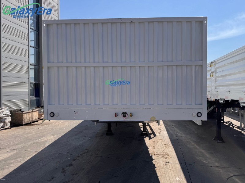 Remorque à parois latérales