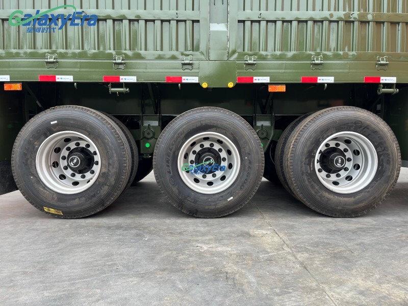 Remorque semi-porteuse à claire-voie