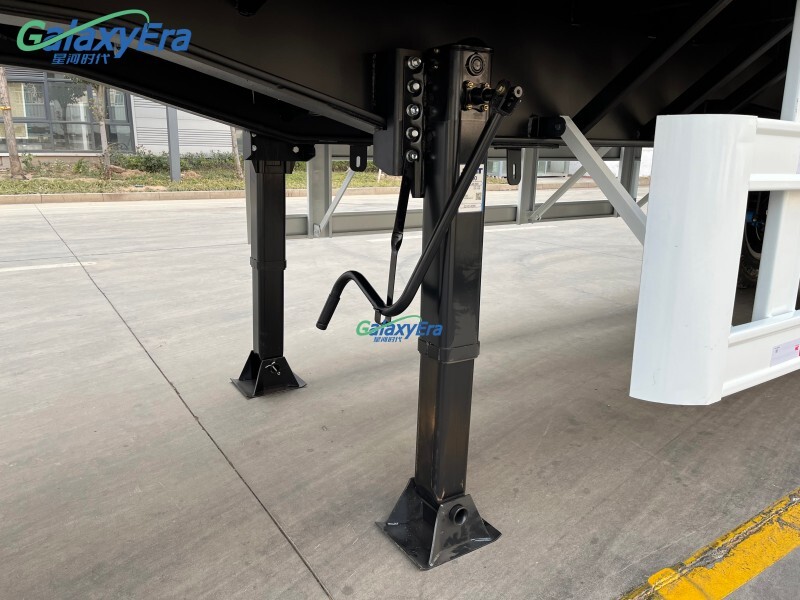 Remorque de transport à clôture semi