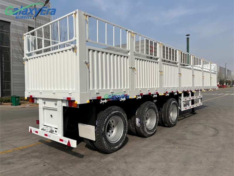 Remorque de transport à clôture semi