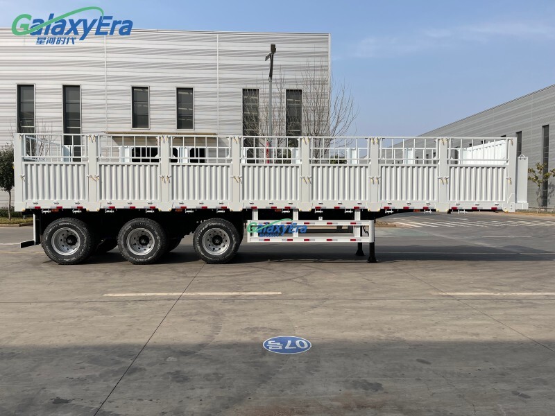 Remorque de transport à clôture semi