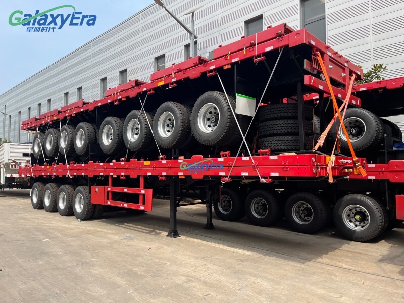 Semi-remorque à clôture à trois essieux