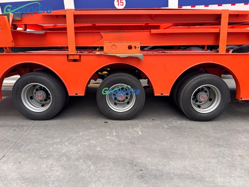 Remorque porte-voitures à 2 essieux