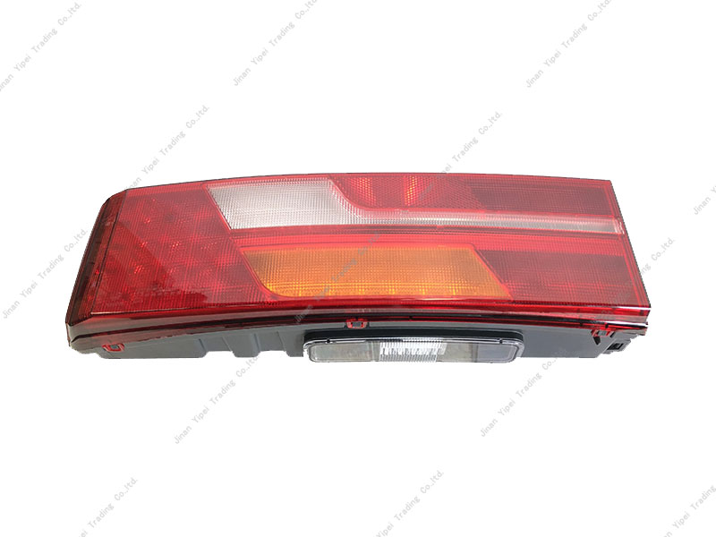 Left front combination light