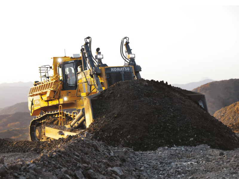 Komatsu D475