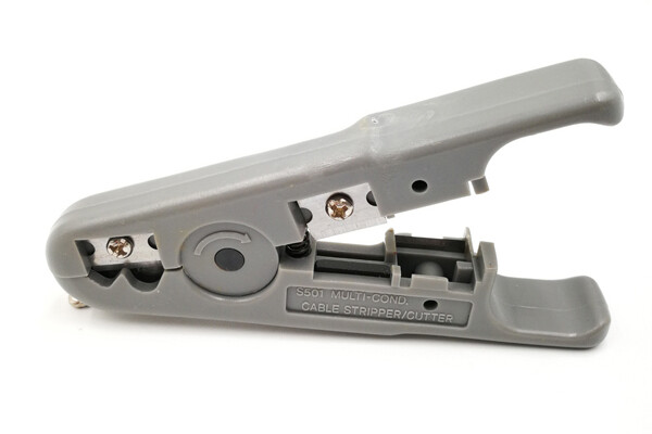 Pelacable coaxial multifunción UTP/STP y cortador HT-S501A
