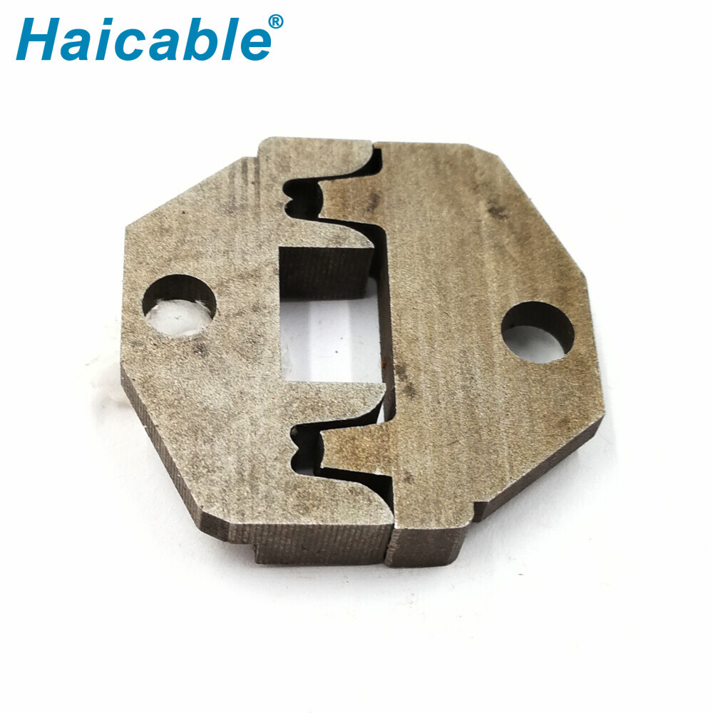 Terminales de bandera aisladas de 90 grados 0506FL Dies Terminales de bandera aisladas de 90 grados 0506FL Dies