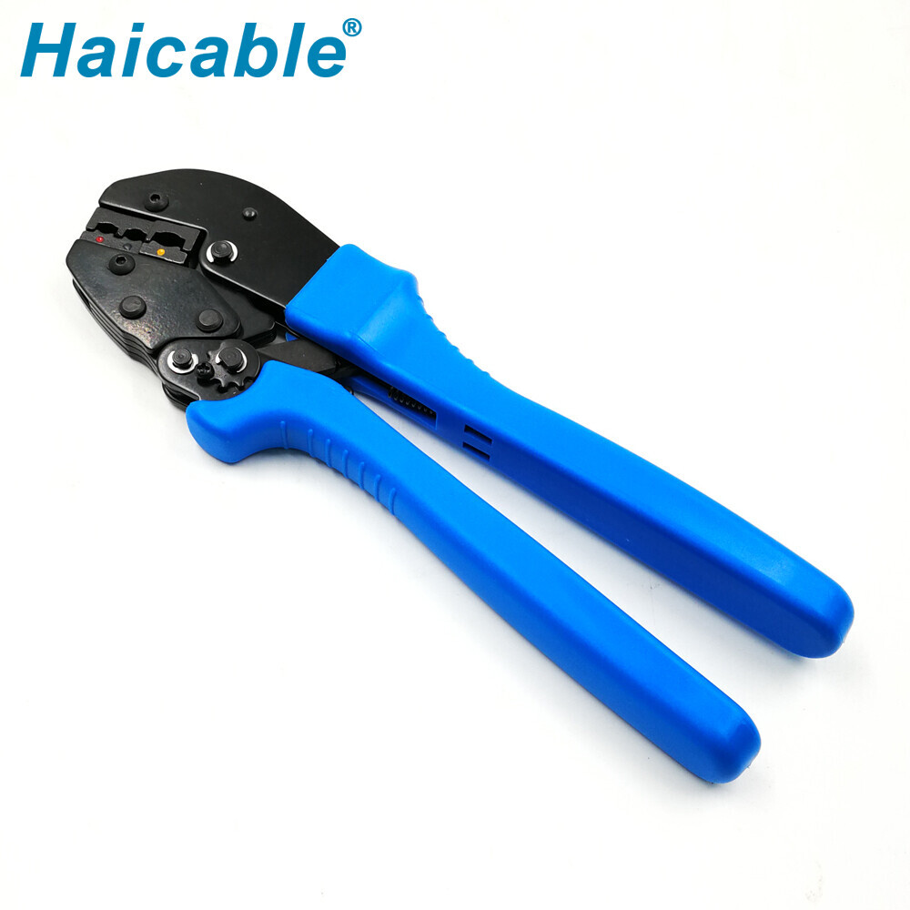 Terminales aislados y herramientas de crimpado de conectores AP-03C Terminales aislados y herramientas de crimpado de conectores AP-03C