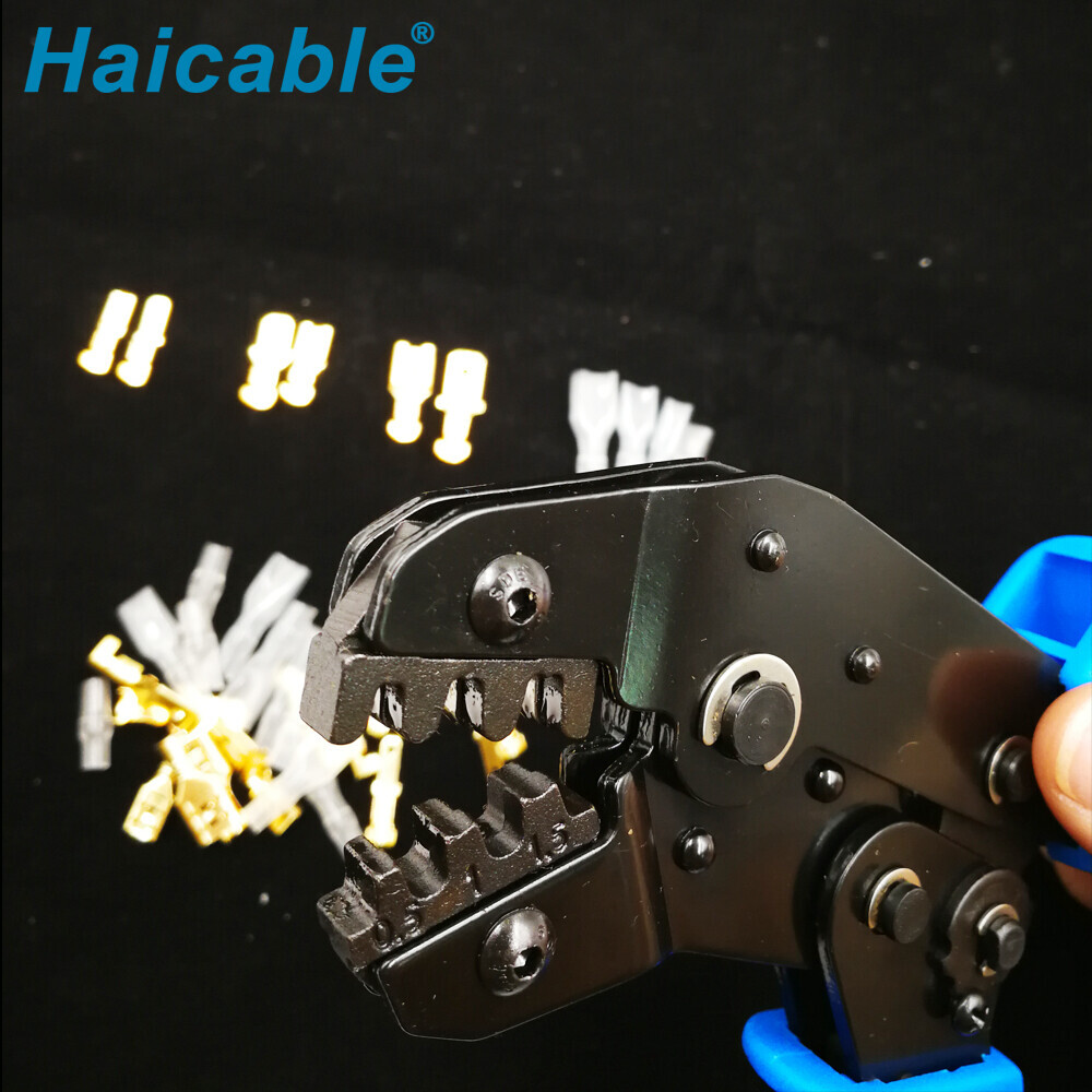 Juegos de Herramientas para Crimpar Terminales KIT-48B