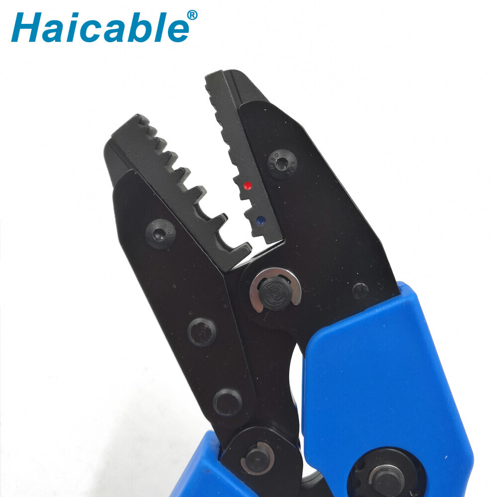 Herramientas de crimpado para terminales aislados y fundas de extremo de cordón AN-06WF2C