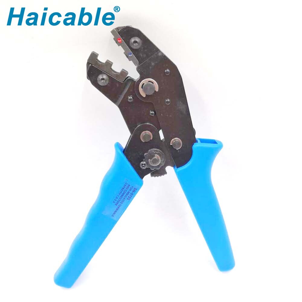 Terminales Aislados y Herramienta de Crimpado para Conectores SN-0725