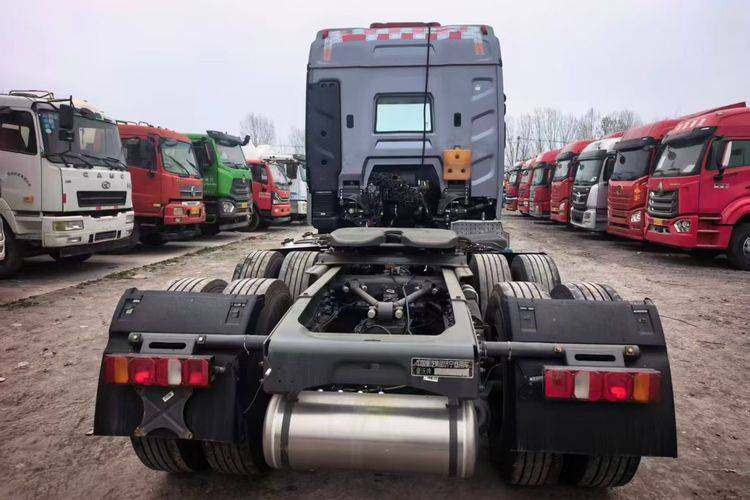 HOWO Max heavy-duty truck, 480 horsepower, 6x4 tractor unit, dual-drive, used MAN tractor unit.