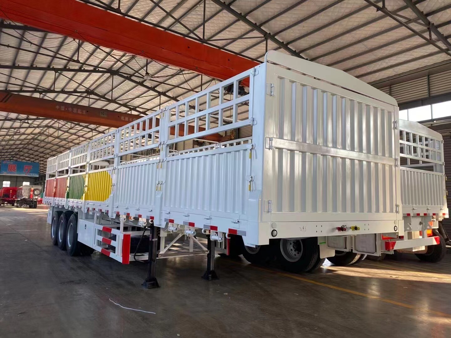 Semi-remorque de clôture 80 tonnes à 3 essieux