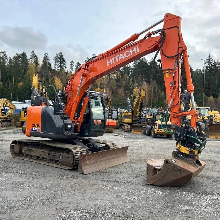 Pelle Hitachi EX135 ZX135 d'occasion