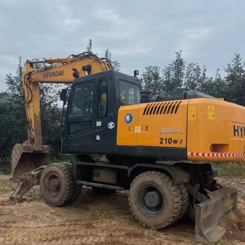 Pelle Hyundai 210W d'occasion