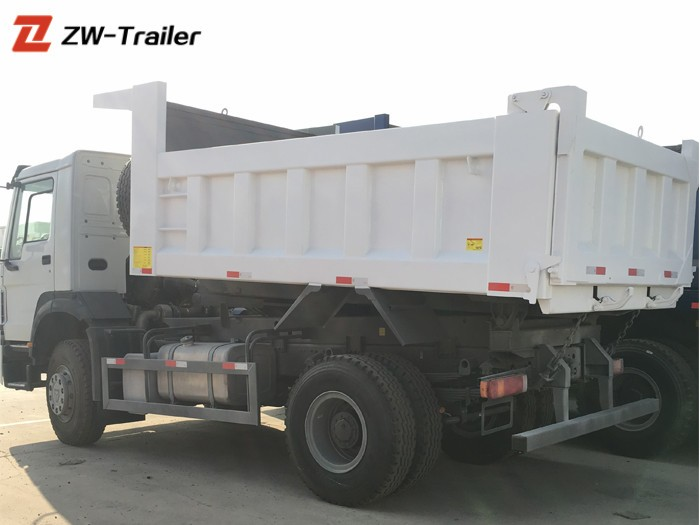 Sinotruk Howo 4x2 Camion Benne