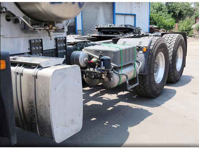 440HP HOWO NX 6x4 Camion tracteur