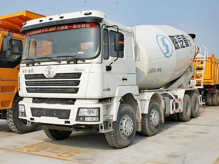 Camion malaxeur de ciment Shacman