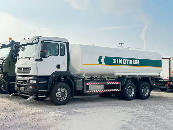Sinotruk HOWO TX camion-citerne
